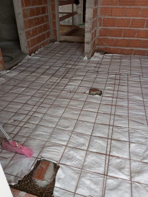 Malha de reforço antes da betonilha